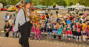 Florence bellone, correspondante de la rtbf à londres, a été l'une des premières à dénoncer le scandale de l'adoption forcée. Merziger Kindersommer Activites D Ete Pour Les Enfants A Merzig