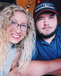 hey babe! can we go back to the beach so we can boogie board all day, eat  nacho hippo, and so that I can beat you in putt-putt again🤷🏼‍♀️