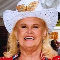 Kaye Wade's Instagram, Twitter & Facebook