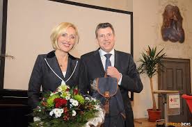 Petra gerster verabschiedet sich mit letzter sendung von den zuschauern. Drk Empfang Mit Zdf Moderatorin Petra Gerster Rotkreuz Familie Wachst Fulda Osthessen News