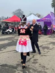 Mayor Jerry Dyer បានបញ្ចូលរូបថតថ្មីមួយ ។