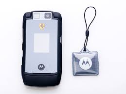 Motorola RAZR maxx V6 Ferrari Review