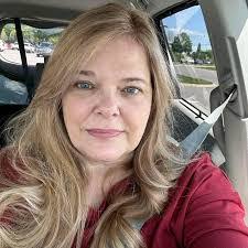 Jennifer Lineberger's Instagram, Twitter & Facebook