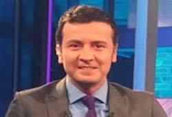 Ersin düzen zonguldak'lı olan ve 1975 senesi 2 haziran günü hayata gözlerini açan başarılı bir isimdir.televizyonlara çıkmadan önce 1992 senesinden itibaren denizli ilimizde radyolarda programlar yaptı.liseyi denizli'de tamamlamasının ardından anadolu üniversitesine girdi.eskişehir'de üniversite. Ersin Duzen Kimdir Kac Yasinda Nereli Biyografisi