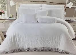 لحاف مخمل مطرز حفر على دنتيل نفرين 9 قطع لحاف فرو٢٤٠ ٢٦٠ مفرش مطاط كرنيش٢٠٠ ٢٠٠ ٤كيس مخده كبير ٢مخده مربع السعر 360 ريال متجر ام جهاد منو Bed Home Comforters