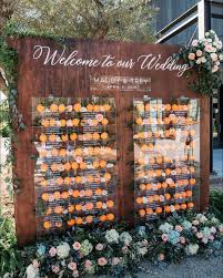 Hitched On Instagram This Orange Table Plan Though Repost Blissproductions When Oranges Ar Seating Plan Wedding Seating Chart Wedding Citrus Wedding