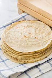 Abbiamo iniziato dall'abc, preparando anche le tortillas di farina. Tortillas Di Mais Video Ricetta Originale Messicana Piattoeforchetta Com