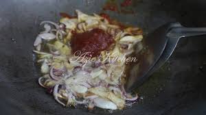 Gulai darat ayam bersama telur rebus lauk nasi dagang. Yee Mee Goreng Yang Simple Azie Kitchen
