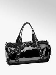 Shop over 140 top kendall + kylie women's shoes and earn cash back from retailers such as amazon.com, farfetch, and italist and others such as saks off 5th and yoox all in one place. Kendall Kylie Sporttasche Sporttasche Taschen Kendall