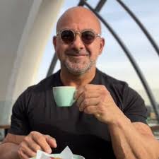 Lou Weiss (@louweiss)