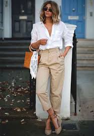 Calça Social Bege Feminina Combina Com Qual Cor De Camisa Branco E Bege A Combinacao Mais Chic Do Verao Steal The Look Looks Moda Look Moda