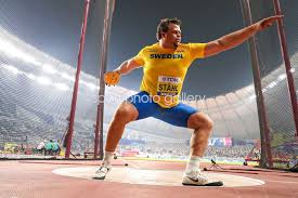 Lukas unika bilder inifrån friidrottslandslagets hotellrum. Daniel Stahl Sweden Discus Gold World Athletics Doha 2019 Images Athletics Posters