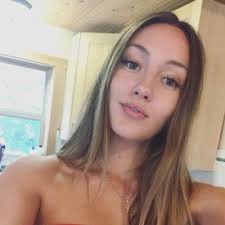 Sara Smith (@sara1234smith)