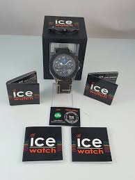 La montre ice watch, bmw motorsport, est composée d'un cadran rond bleu nuit en acier inoxydable, d'index bleus avec sur le 12 heures le logo bmw et d'un bracelet en cuir bleu nuit texturé. Ice Watch Watches Chrono24 Ae