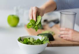 Kurang selera makan merupakan masalah yang kadang tidak disadari, namun perlahan akan menjadi masalah serius dan mengakibatkan masalah yang lebih besar lagi. 9 Tips Menekan Nafsu Makan Secara Alami Biar Gak Makan Melulu