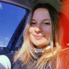 Lauren Akers's Instagram, Twitter & Facebook