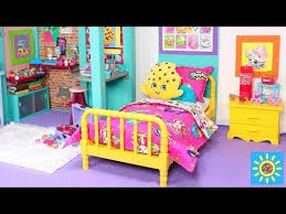 Baby Doll Shopkins Bedroom Unboxing Shopkins Lost Luggage Edition Playset Youtube With Images Doll Bunk Beds Shopkins Dollhouse Hello Kitty Rooms