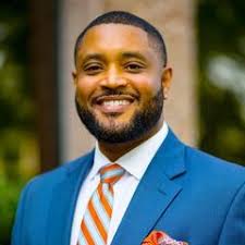 Earl Wallace's Instagram, Twitter & Facebook