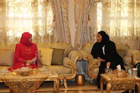 Majlis ramah mesra bersama pelakon drama rindu bertamu di abu dhabi. Tunku Azizah Bertemu Setiausaha Agung Scmc Di Abu Dhabi