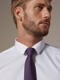 Nos une chemise qui vous va parfaitement ? Chemise Slim Fit Rayee Homme Non Iron Blanc Bleu Homme Vetement Et Deco Cyrillus
