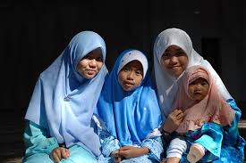 The variety of religions found in malaysia is directly proportional to the variety of different cultures throughout the country. Malaysia S Sisters In Islam Sis Religion And Public Life At Harvard Divinity School