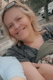 Hi, My mom passed away almost a month ago. I'm still struggling to find a  photo for her urn to be engraved. My mom was not a picture person at all. Is