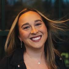 I love that Stephanie Beatriz can effortlessly play a mean person we hate  (Chloe Barbash), and a mean person we love (Detective Rosa Diaz).