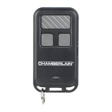 Learn how to program a chamberlain garage door opener remote control or receiver with our free chamberlain programming guides at north shore commercial chamberlain product manuals. Chamberlain 3 Button Keychain Garage Door Remote G956evc P2 Rona