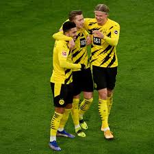 Borussia dortmund pair jadon sancho and erling haaland have been listed as the most expensive teenagers in football. Bvb Trainer Edin Terzic Trifft Jetzt Eine Elfmeter Entscheidung Bvb