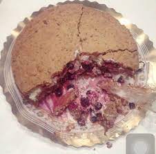 Cuadrado de chocolate con almendras, mermelada de frambuesa. Torta Sable Maru Botana Buscar Con Google Maru Botana Tortas Receta Tortitas