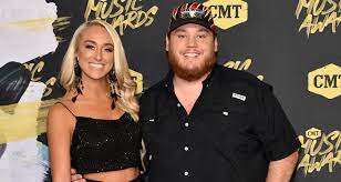 Luke combs news, gossip, photos of luke combs, biography, luke combs girlfriend list 2016. Luke Combs Sings His Future Wife And Houston A Love Song In A Smashingly Sweet Rodeo Debut