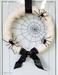 I even got married on halloween! Diy Spiderweb Halloween Wreath With Wire Spiders