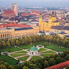 Leinwanddruck Und Fine Art Print Luftbildaufnahme Hofgarten Und Theatinerkirche Munchen Hofgarten Hofgarten Munchen Munchen