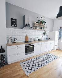 This airy scandinavian kitchen is lively and cool, while the designer faced some problems decorating. Scandi Boho Interior Plants On Instagram F R E I T A G Der Urlaub Ist Vorbei Und Mi Scandinavian Kitchen Design Kitchen Design Small Kitchen Inspirations