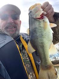 A little job before the rain rolls back in today . Marine Recovery  Solutions weiss lake has you covered for ' whatever doesn't float your boat  ' 256-557-7857