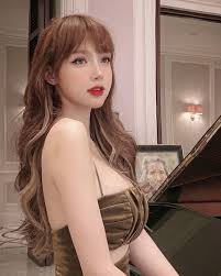 Mym Tran | 男扮女装祭典/男性が装う女性