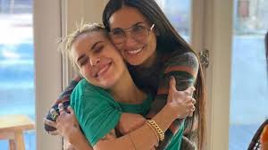 Demi moore has shared a beautiful photo of herself taken 25 years ago, and fans cannot get over demi moore is enjoying the festive break in idaho with her family, and delighted fans when she. Tallulah Sprach Drei Jahre Lang Nicht Mit Mama Demi Moore Promiflash De