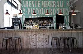 Arredamento In Stile Industriale Un Pub Ristorante Svela Il Suo Animo Industrial Arredamento Sala Ristorante Ristorante Industriale Arredamento Caffetteria