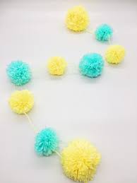 Drei Sommerliche Diy Und Deko Ideen Mit Pompons Selber Machen Pompons Selber Machen Pompoms Basteln Bommel Machen