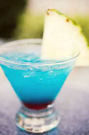 Signature Blue Cocktail Blue Cocktails Movie Party Yummy