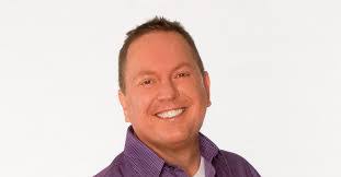 Larry Moon's Instagram, Twitter & Facebook