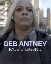 Who’s house? Deb’s House! Tune in to the premiere tonight at 9:30/8:30c