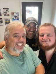 Renting liftgate truck for safe transport