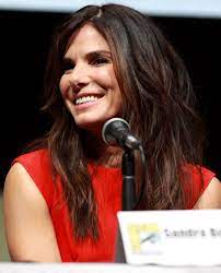 Sandra grew up on the road with her parents and younger sister, chef gesine. Sandra Bullock Simple English Wikipedia The Free Encyclopedia