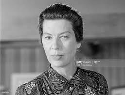 Jacqueline Dewitt's Instagram, Twitter & Facebook