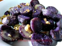 ¿te animas a cocer patatas en cookeo? Patatas Moradas Con Nueces Al Ajillo Recetas Con Patatas Comida Patatas