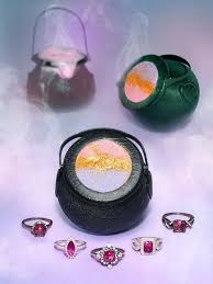 Mua Charmed Aroma Disney Minnie Mouse Candle, 925 Sterling Silver Ring  Collection (Ring Size 8) Trên Amazon Mỹ Chính Hãng 2024 | Fado