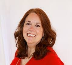 Kari Tompkins's Instagram, Twitter & Facebook