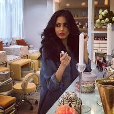 Fatima Almomen فاطمه المؤمن On Instagram What A Beautiful Place To Get Pampered Major Volume Well Done ما قصيت ش Arabian Beauty Hair Beauty Makeup Aisle