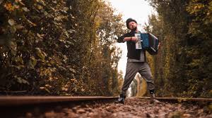 Music guz prefer versuri 100% free! Guz Momaie Melodie NouÄƒ Si Videoclip Radio Click Romania